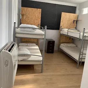  Albergue Bilbao Central Rooms